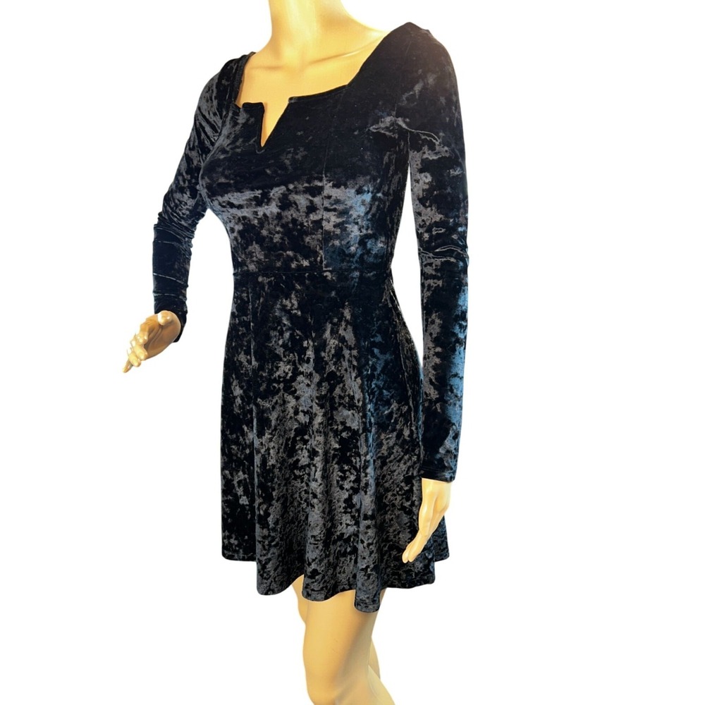 Aeropostale Long Sleeve Velvet Fit + Flare Dress Size XS Black Y2K 90s Skater - Picture 2 of 7
